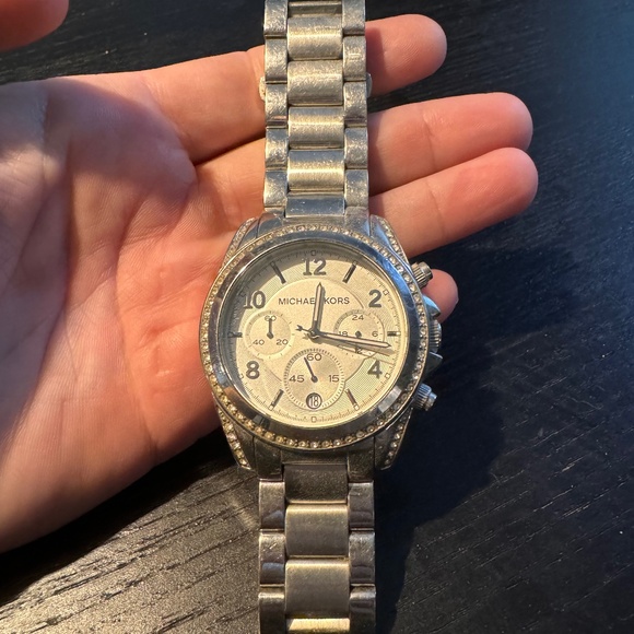 Michael Kors silver watch - Picture 1 of 4